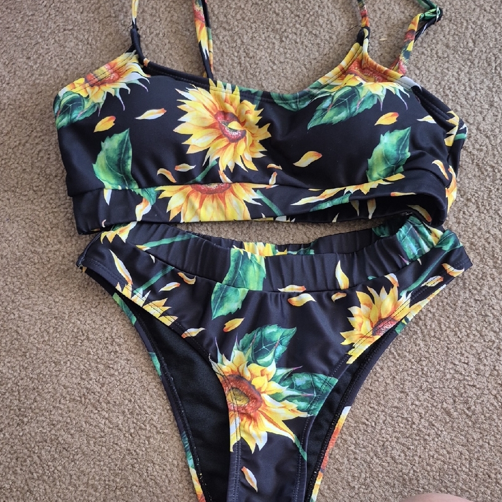 SHEIN Black Sunflower Print Two-Piece Bikini